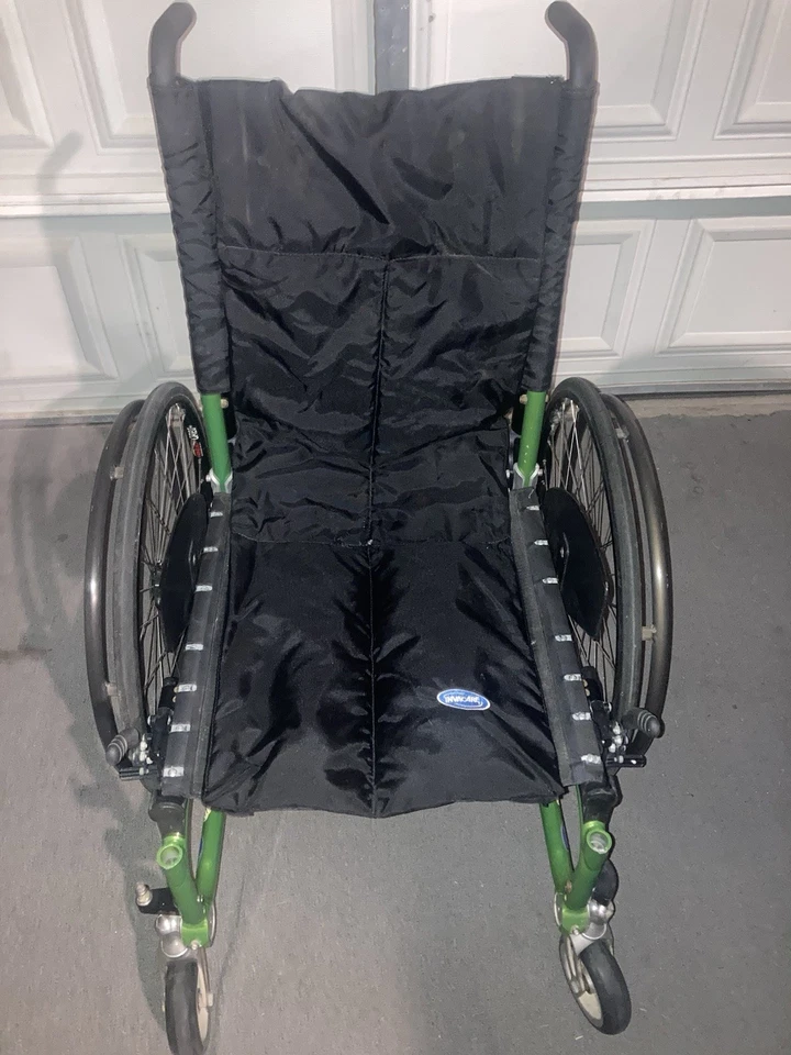 Silla de ruedas manual funciona muy bien plegable ligera Foto 2 de 4