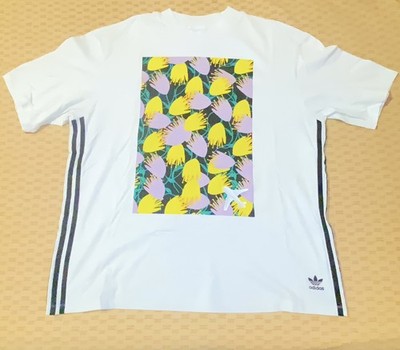 Adidas Originals White Flower Graphic Trefoil T-Shirt Rare T-Shirt