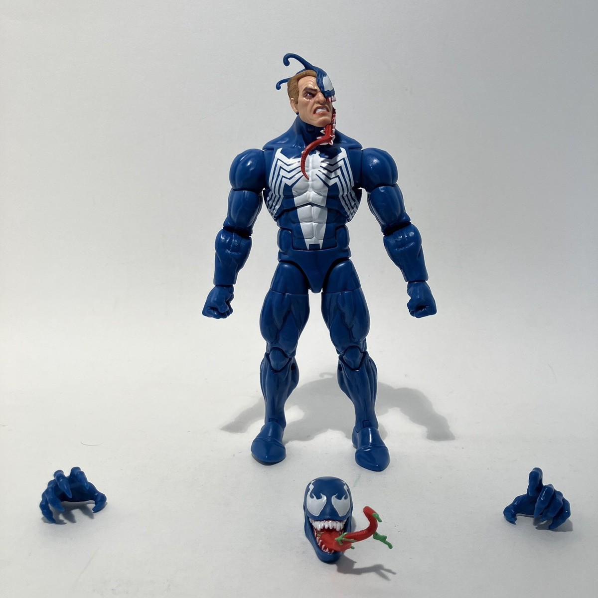 MARVEL LEGENDS VENOM FROM GAMERVERSE CAPTAIN AMERICA VS VENOM TWO 