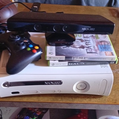 Microsoft Xbox 360  250GB Kinect, Spiele ,Aurora und Freestyle 3 Dashboard