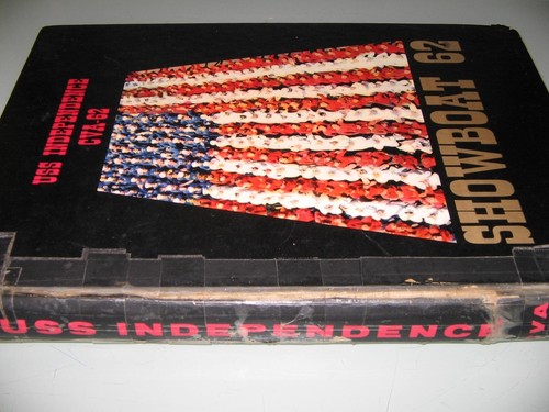 USS Independence CVA-62 1961 Showboat Navy Cruise Book - Bild 2 von 12