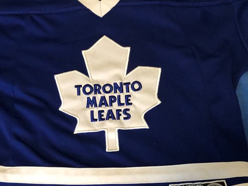 Kids Size S/M Reebok Toronto Maple Leafs Jersey Used- Great condition - Picture 5 of 10