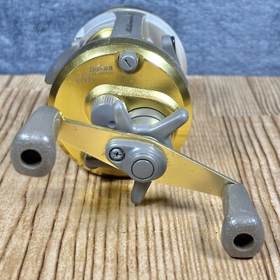 Vtg Gold DAIWA Millionaire S 300 Fishing Reel Baitcast Levelwind