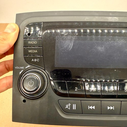 OEM 15-17 Ram Promaster City Tradesman Audio CD FM Radio Pantalla y Receptor - Imagen 2 de 10