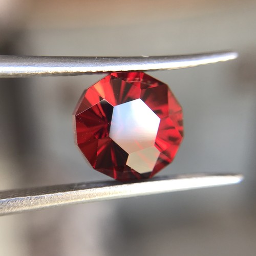 Natural 9 mm Mozambique Garnet Precision Cut Round For Jewellery Making - Picture 6 of 10