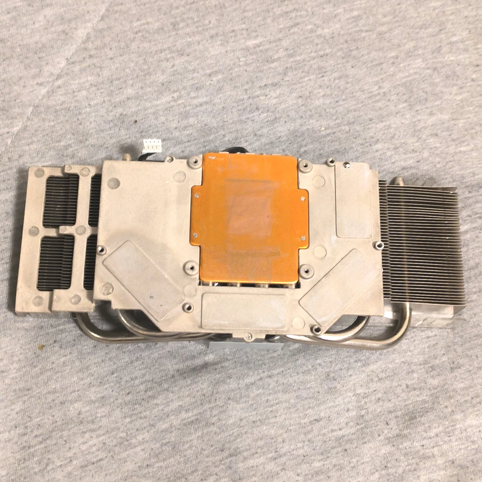 Ventilador de trabajo y disipador de calor / enfriador para tarjeta de video NVIDIA Quadro FX 4500 Foto 2 de 2