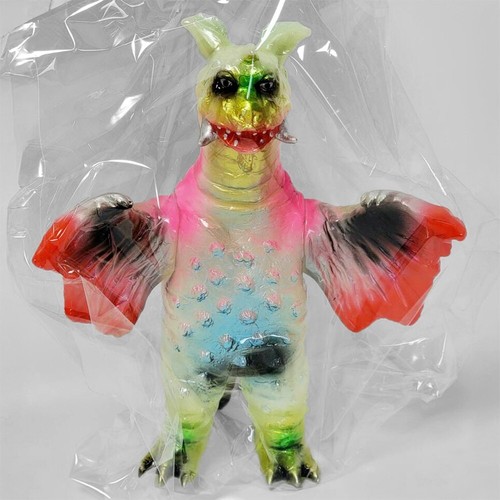 Yamomark x BLObPUS Chandlar Soft Vinyl Glow in the Dark Super Festival LE Sofubi - Picture 3 of 7