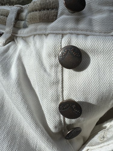 Free People Eliot Denim Shorts Women’s Jean Size 26 Boho Fringe Ivory Button Fly - Picture 5 of 9
