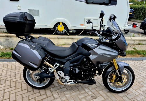 Triumph Tiger 1050 ABS 2011 21000 FSH Miles