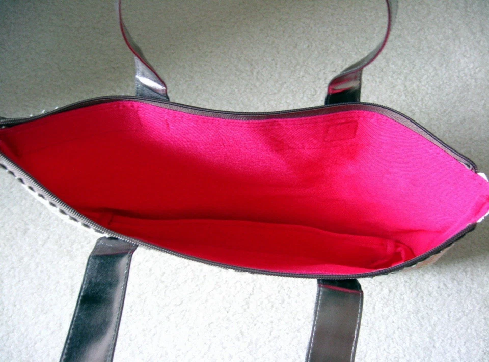 Bolso de Mano Elizabeth Arden Off White de Paja con Detalle de Tono Metal (Solo Bolso) Nuevo Foto 2 de 4