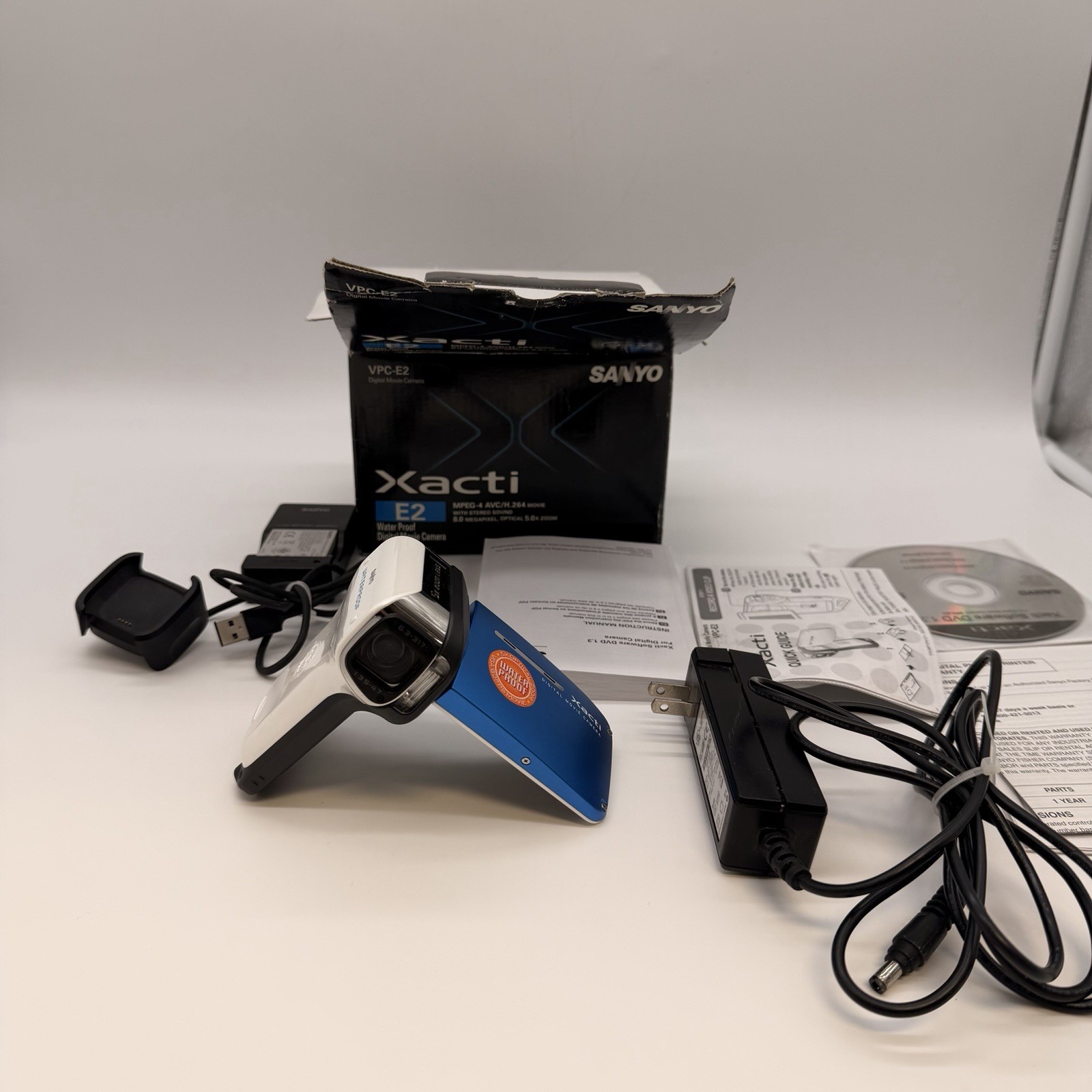 Vpc-e2 W/ Box Accessories