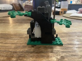 Lego Castle Ghostly Hideout 1596 100% Complete W/Instructions Vintage 1993
