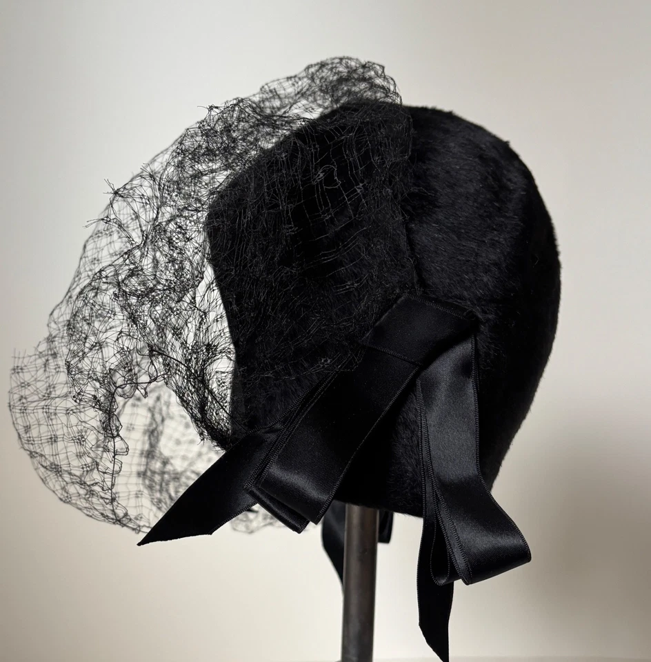 Sombrero Pastillero Miss Dior Años 60 De Colección Velo Negro Piel de Conejo Fieltro Berger's Buffalo Foto 2 de 4