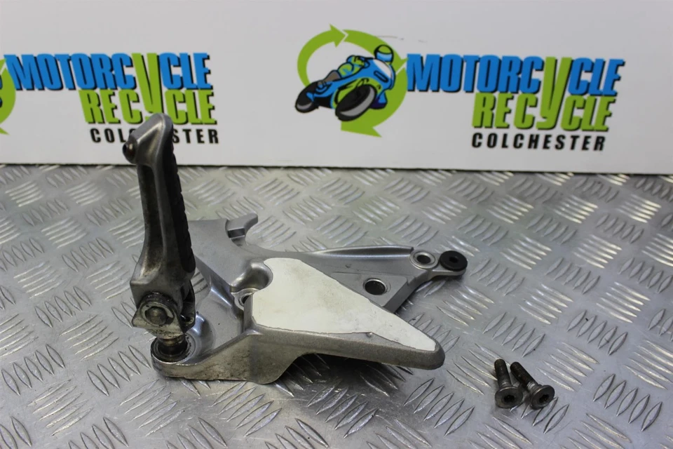 Colgador reposapiés delantero derecho Kawasaki Versys 650 2007 a 2009 KLE650 B144 Foto 3 de 4