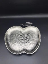 Michael Aram Apple Plate 9.5”W x 10”L x .75”H