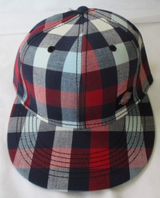 DICKIES RED PLAID FITTED CAP HAT - SIZE S/M - NEW WITH TAGS