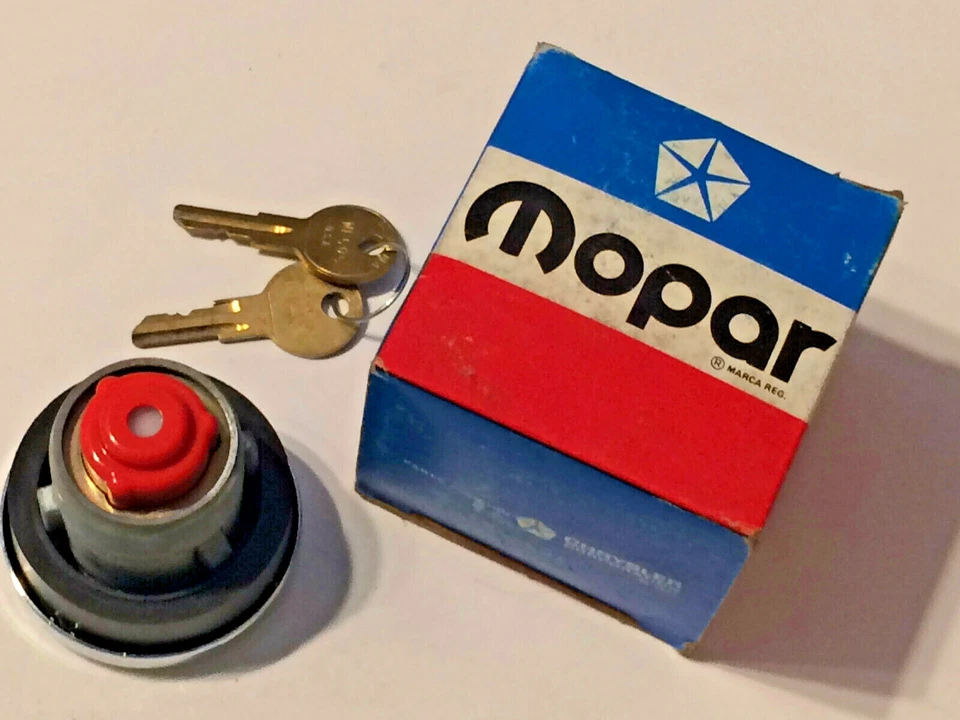 Tapa de gas de bloqueo MoPar vintage AMC Javelin AMX Rebel Matador Gremlin Eagle CROMO Foto 3 de 3