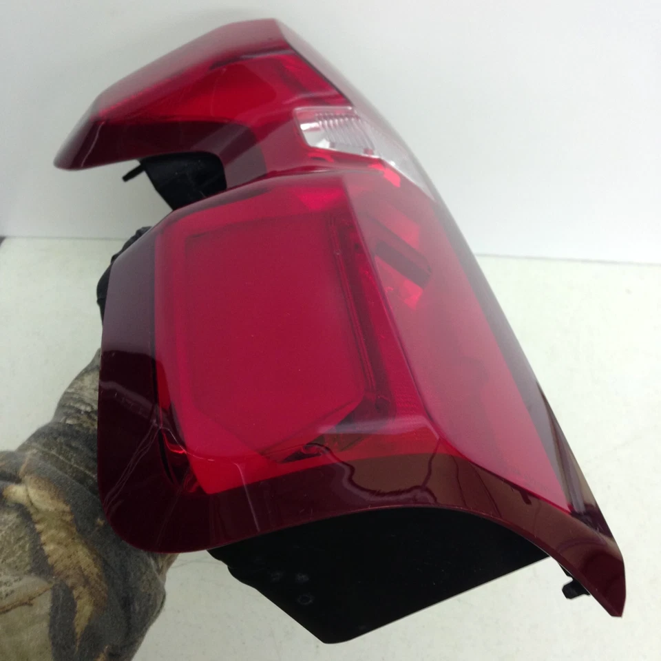 Chevy Silverado 1500 2500 3500 2019-2023 luz trasera LED lateral izquierda perfecta Foto 3 de 4