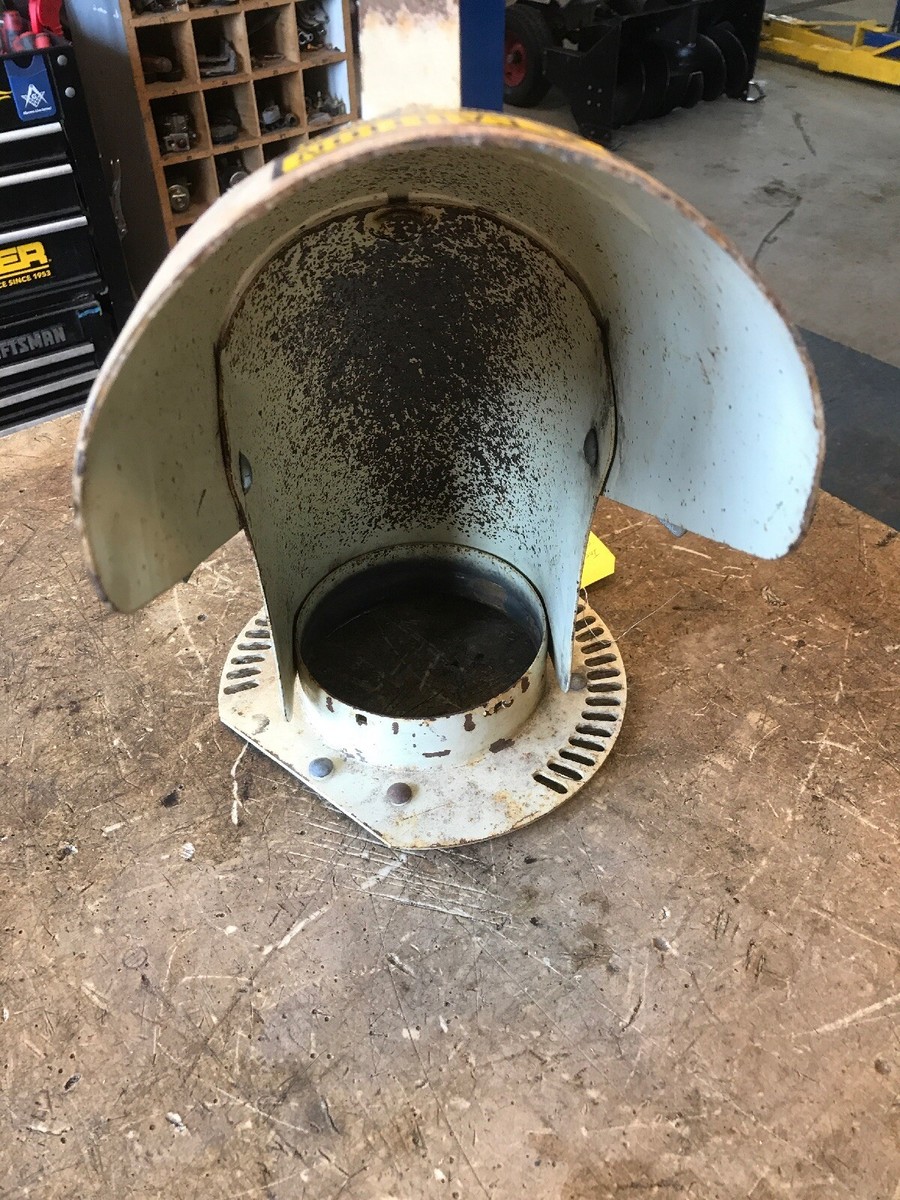 OEM GOOD USED CUB CADET, INTERNATIONAL 268 SHOW CHUTE IH-61744-C1
