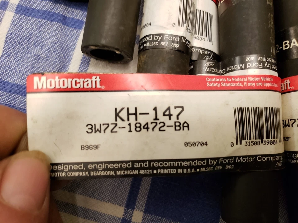 MANGUERA CALEFACTORA FORD ORIGINAL 3W7Z-18472-BA KH-147 1998-2006 Crown Victoria SIN ABRAZADERAS Foto 3 de 4