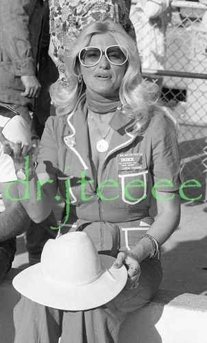 1976 INDY 500 Linda Vaughn MISS HURST - 35mm Racing Negative - product listing photo