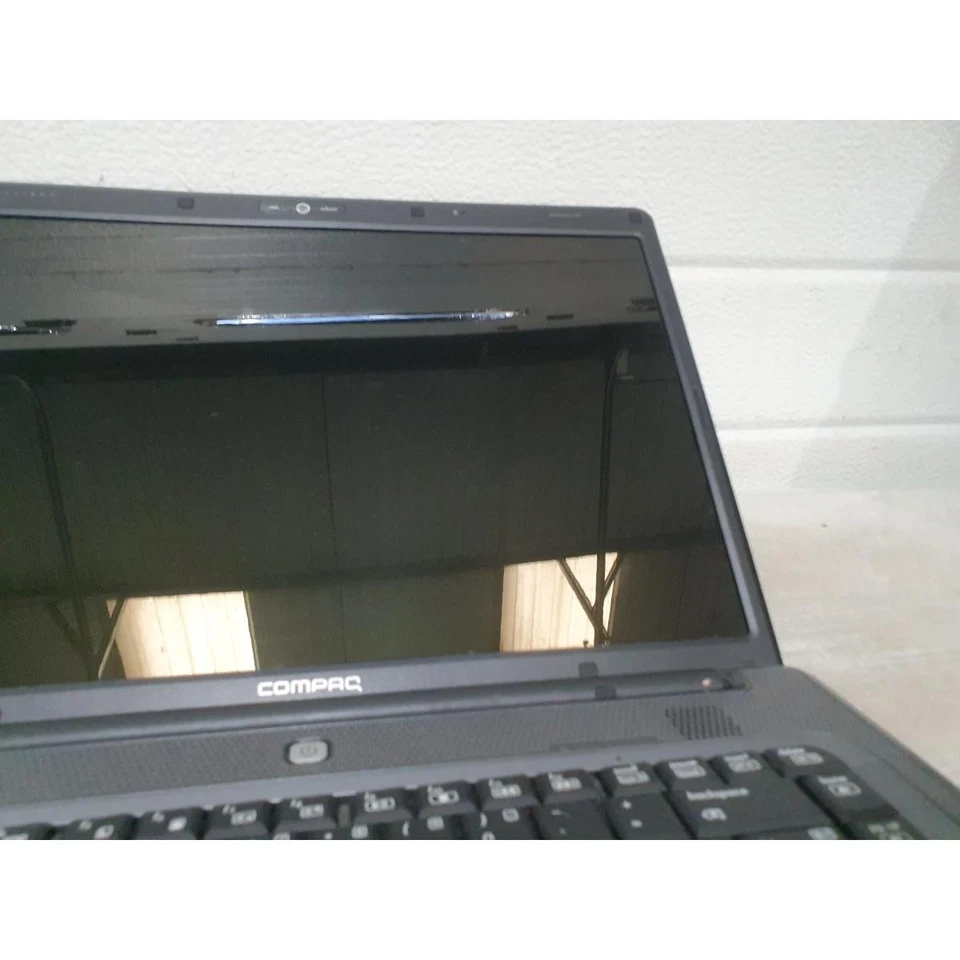HP Compaq Presario C700 Laptop 15.4" Display Intel Celeron Windows Vista (Parts) - Image 4 of 4