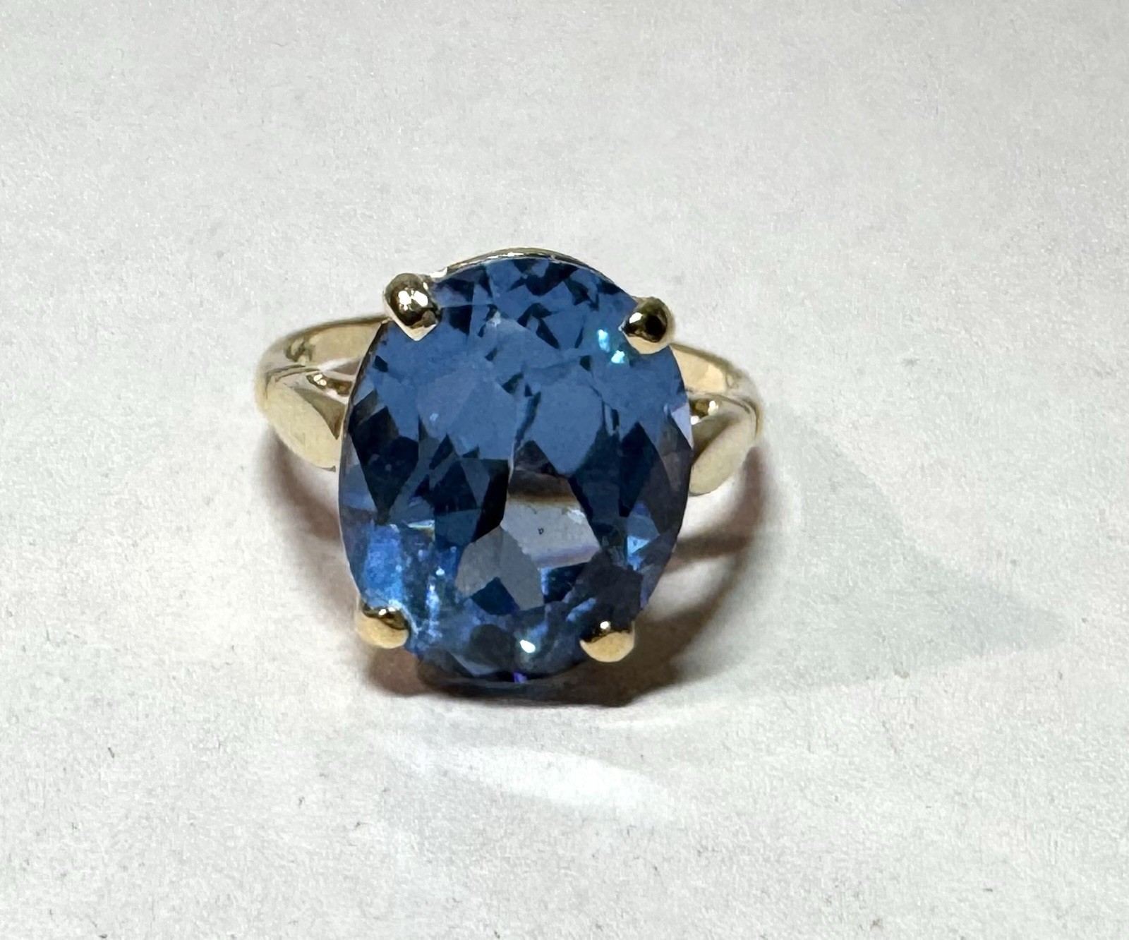 10K Solid Real Gold Topaz Ring  5.4grms Sz 8 - image 15