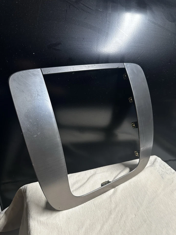 ✅ 07-14 CHEVY TAHOE SUBURBAN YUKON TABLERO CENTRAL RADIO BISEL PANEL DE AJUSTE *PLATEADO* Foto 2 de 4