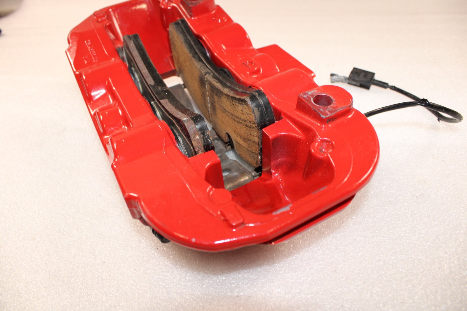 Maserati Granturismo, LH, Front Brake Caliper, Red, Chipped, Used, P/N 82102605