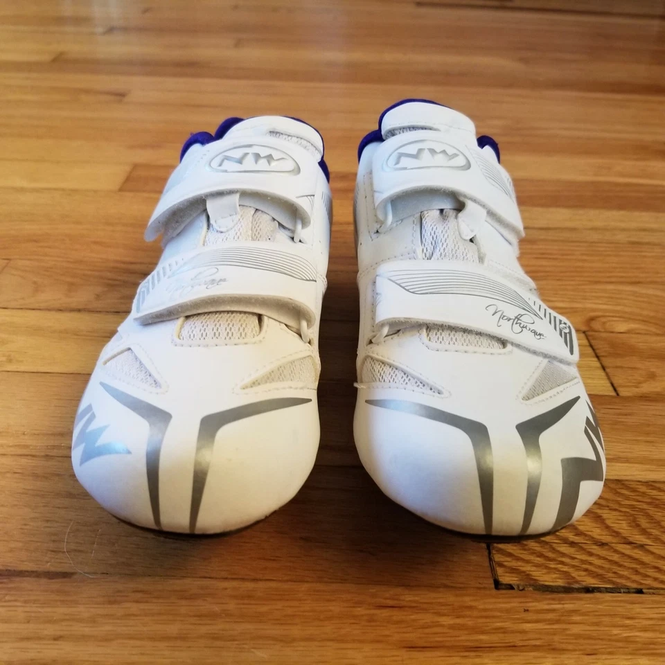 Zapatos de ciclismo de carretera Northwave Eclipse para mujer blancos/plateados EE. UU. 8,6 / UE 41 Foto 4 de 4