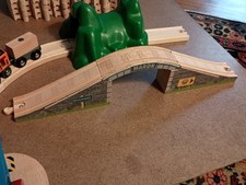 Thomas  Friends Wooden Railway Stone Arch Bridge Maron Learning Curve