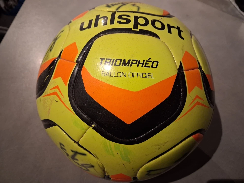 Ballon officiel BKT FC METZ dédicacé - Photo 4/4