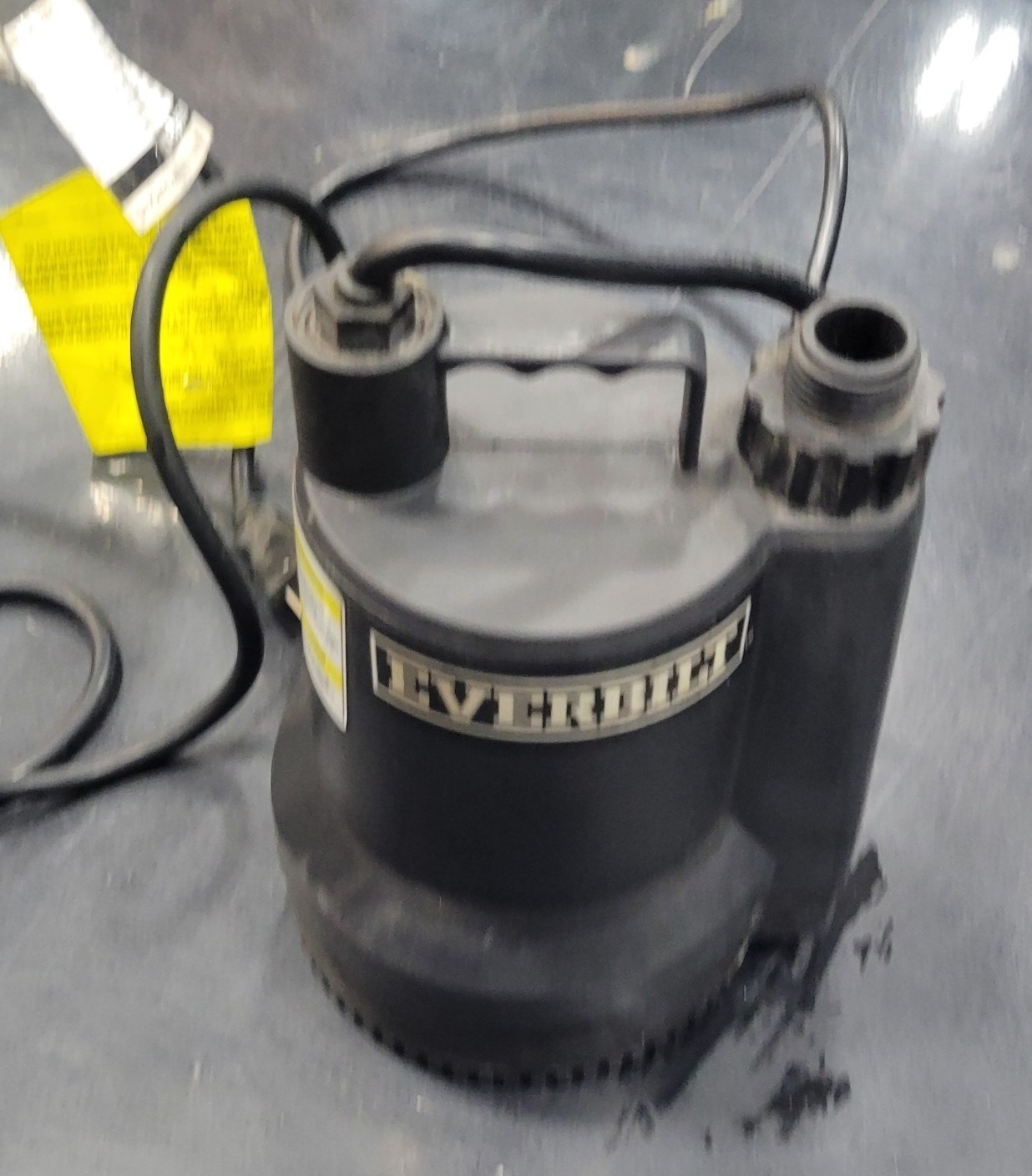 USED  Everbilt 1/6 HP Plastic Submersible Utility Pump