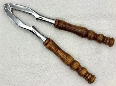 1960 s Era Vintage Wooden-Handled Nutcracker - Listed Used But Jaws Look unbenutzt