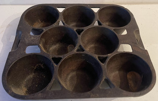 Vintage Cast iron wagner ware NO.R 8 hole popover cupcake pan U.S.A. RESTORATION