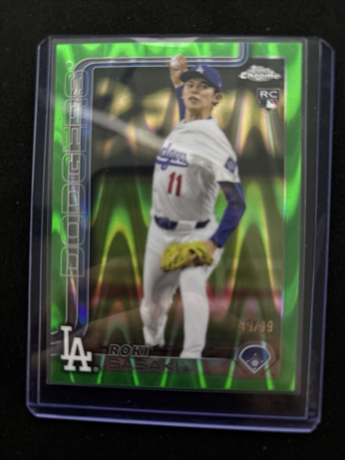 2025 Topps Chrome - Roki Sasaki #217 Green RayWave Refractor /99 (RC)