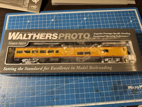 Walthers Proto UP Heritage City of San Francisco Dome (ILUMINADO) #920-18700 | Condition: Used