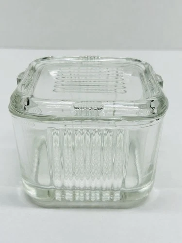 Vintage Federal Glass Ribbed Refrigerator Dish with lid, 4" EUC