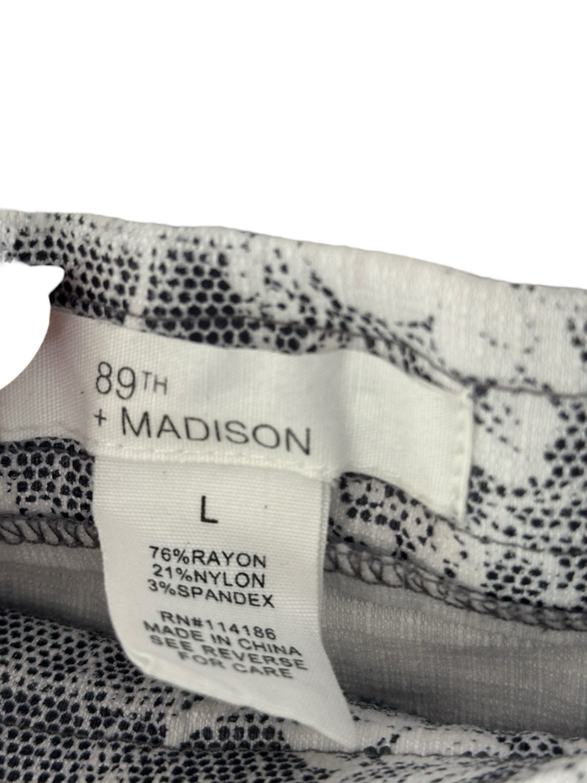 89th & Madison womens White Python Print Pants Sz… - image 3