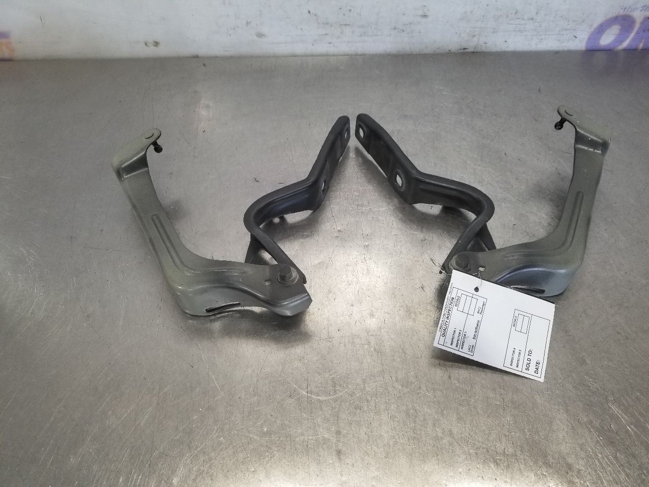 Maserati Levante Right Engine lid hinges Pair