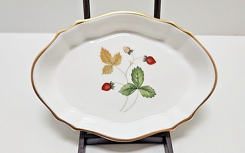 Vtg Wedgwood Bone China Wild Strawberry England Set 2 White Gold