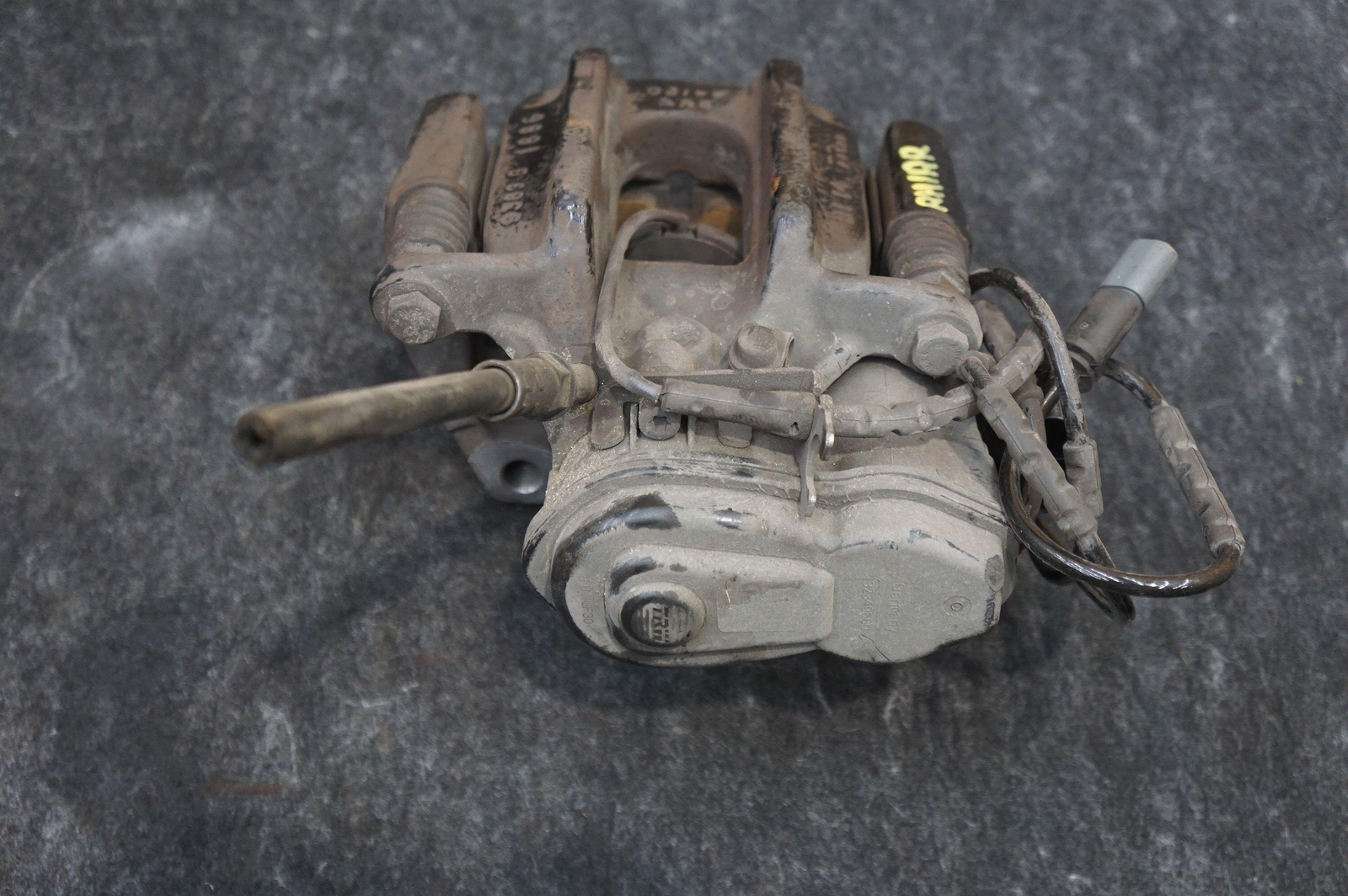 Rear Right Brake Caliper & Bracket Black OEM 34216870632 Bmw I8 2014-2017 19-20