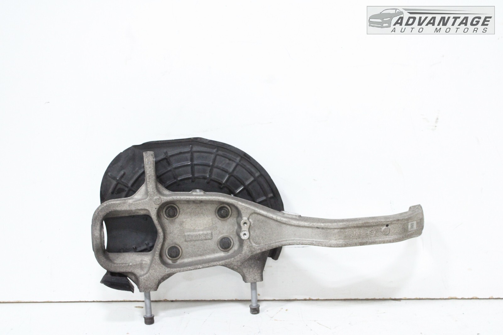 2014-2019 MASERATI GHIBLI RWD FRONT LEFT SIDE SPINDLE KNUCKLE WHEEL HUB OEM