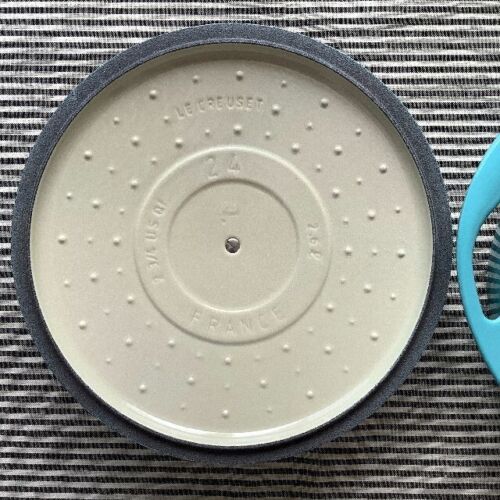 Le Creuset Sensation Línea Poco Profundo 24cm 2.6L Azul Caribe con Caja sin Usar - Imagen 4 de 6