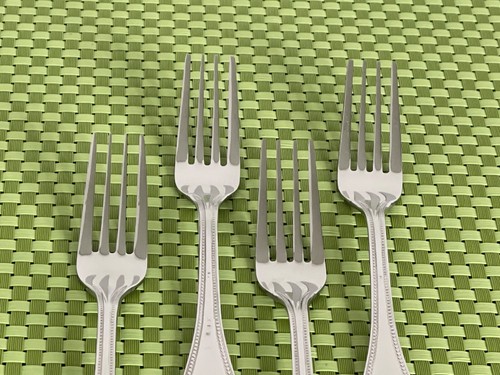 The Cellar Unknown Pattern Stainless 4 Dinner Forks Glossy Bead Flatware 8 1/8" - Picture 2 of 8