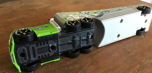 1:64 transporter Hot Wheels Truckin' Transporters Sky Mission Air Race Team - 第 4/6 張圖片