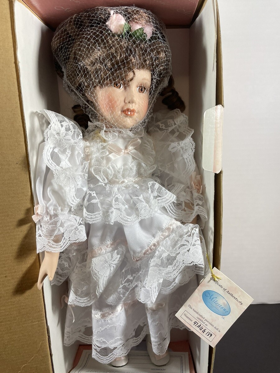 その他 porcelain doll Vintage Collectible Porcelain Doll In Ruffled Lacy Dress On