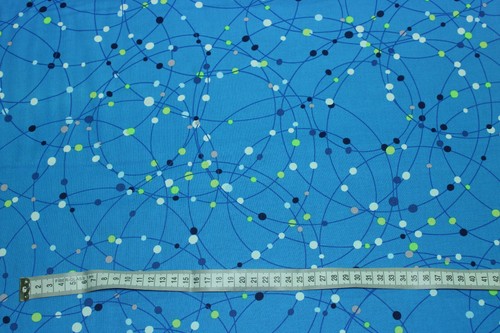 1 fetter 1/4 Glow in the dark 100% Baumwollstoff "All Systems Glow" Galaxy Dots - Bild 1 von 3