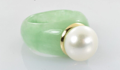 Jade Jadeite Pearl and 14k Gold Accent Ring Size 7