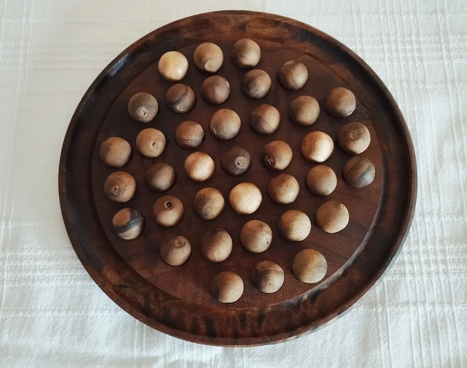 JEU SOLITAIRE EN BOIS MASSIF COMPLET AVEC 37 BILLES - Photo 2/4